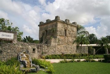 coral castle wall