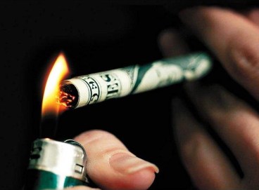 http://skeptikai.com/2012/02/09/rich-people-dont-smoke-the-simple-socioeconomics-of-tobacco-consumption/